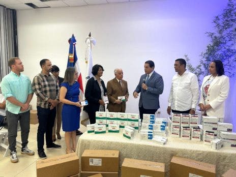 Salud Publica entrega en Santiago medicamentos valorados en RD17 millones