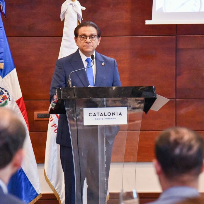 Ministro de Salud recomienda reducir consumo de sal y grasas saturadas