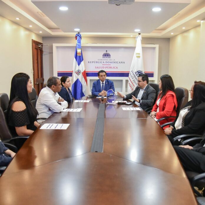 BID reconoce a Salud Pública por instalación de equipos de punta en hospitales