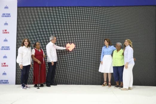 Abinader anuncia carinito para mama un bono que impactara un