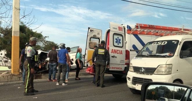 Accidente deja una persona herida en la avenida Ecologica Santo