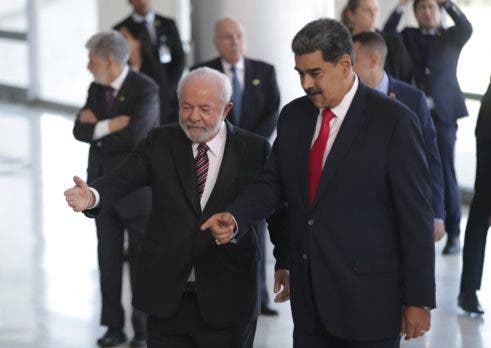 Asi recibio Lula a Maduro