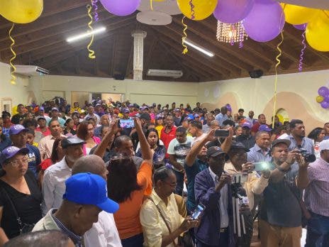 Dirigentes del PRM y FP pasan a apoyar a Abel