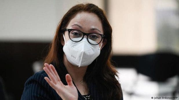 Exfiscal anticorrupcion presa en Guatemala recibe premio de organizacion belga