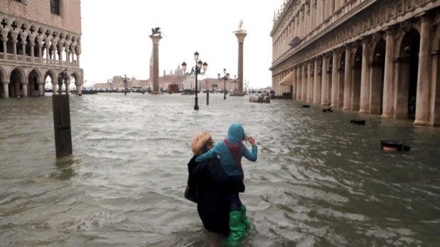 Inundaciones en Italia dejan al menos 8 muertos