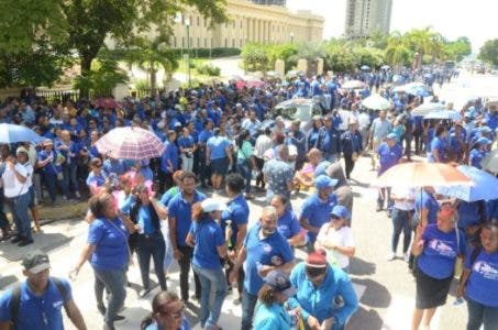 La ADP reto otra vez al Minerd maestros protestaron por