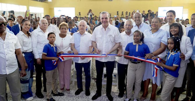 Ministro de Educacion la politica no debe interferir en el