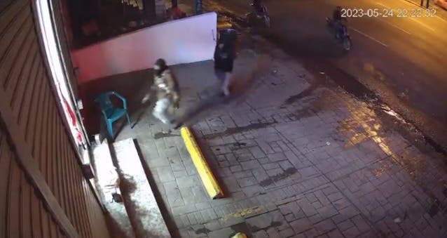 Video Asaltan negocio de comida del KM 17 de la