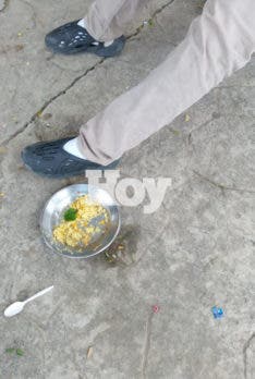 1686095873 182 Fotos Denuncian estudiantes del politecnico Marcos Evangelista Adon comen en