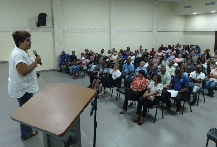 Colegio de Odontólogos presenta beneficios obtenidos para asistentes y técnicos dentales