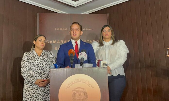 Diputado Ángel Estévez somete proyecto de ley busca crear bancos de sangre en todo RD