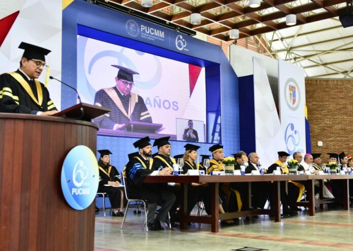 Daniel Rivera asegura calidad del servicio de salud ha mejorado en el país