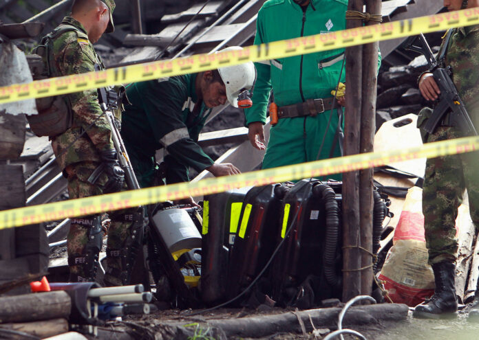 Al menos dos mineros muertos tras inhalar gases tóxicos en mina de Colombia