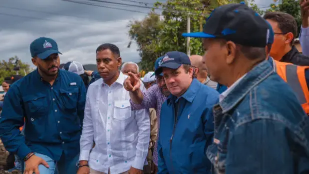 COE 21 provincias en alerta en Azua siete comunidades incomunicadas.webp