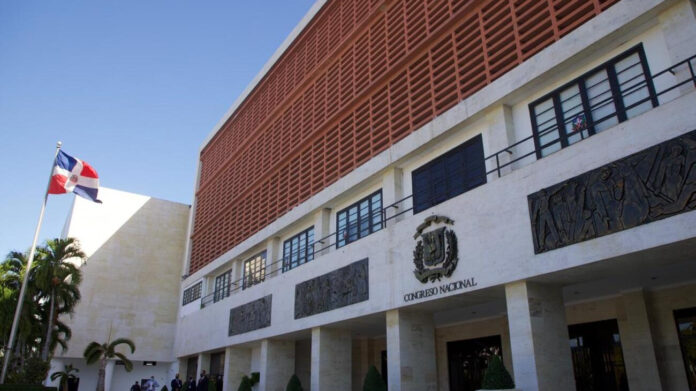 Decisión PLD sobre alianza genera debates con legisladores PRM