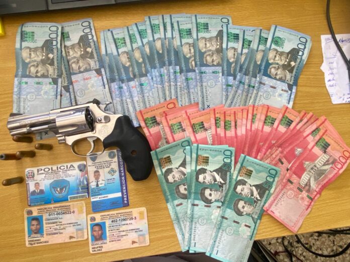 Dictan prisión preventiva contra tres hombres les ocuparon arma ilegal y dinero en efectivo durante operativo