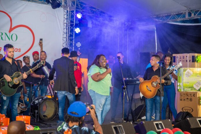 Diputada Dulce Rojas realiza fiesta a más de 5 mil Diputada Dulce Rojas realiza fiesta a más de 5 mil madres de SDN