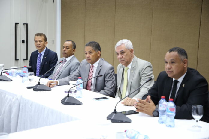 Diputados socializan proyecto de ley de alquileres de bienes y desahucio con Banco Agrícola y Acoprovi