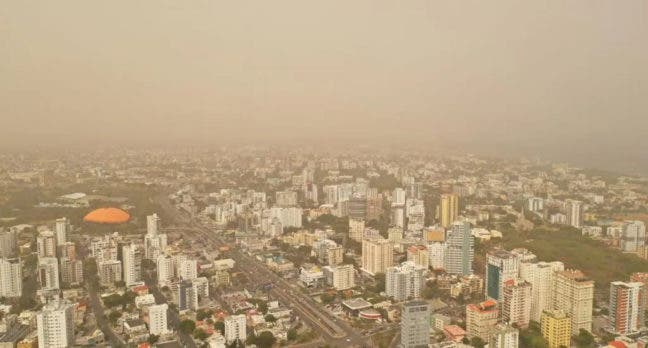En medio de una abrasante humedad se aproxima otro polvo