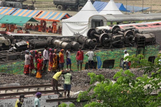 India trabaja en la identificacion de fallecidos en accidente ferroviario