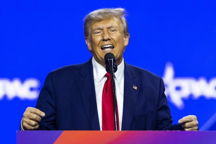 Juez de EE.UU. prohíbe a la defensa de Trump compartir la evidencia en el caso de los documentos