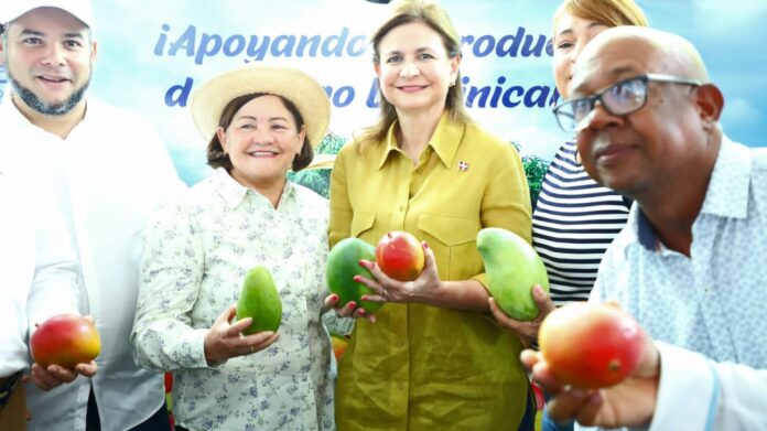 La Vicepresidenta afirma que el Gobierno está comprometido a seguir expandiendo el mercado del mango