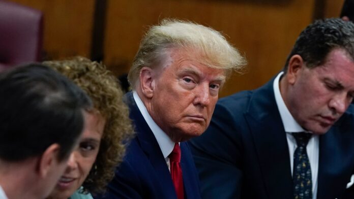 No se podrán tomar fotos ni video dentro del tribunal al que comparecerá Trump