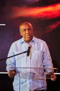 Plantean necesidad de inversiones sustanciales en el sector electrico