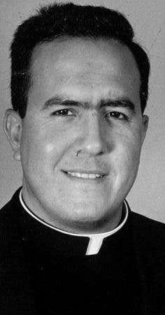 Repudio generalizado tras la deportacion de padre Figueredo