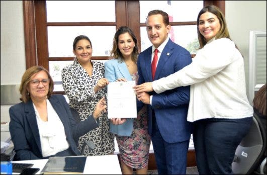 Someten proyecto de ley que crea Banco de Sangre Electronico