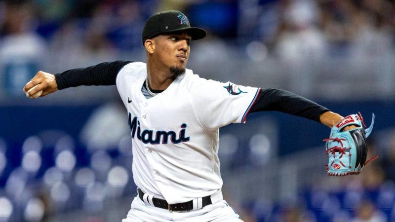 Rostros inesperados de RD que brillan con luz propia en Las Mayores 2 El lanzador Eury Pérez, de los Marlins, hace un lanzamiento en juego ante Piratas..
