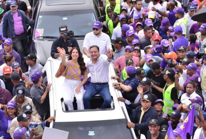 Miles acompañan a Abel Martínez en cruzada por la esperanza