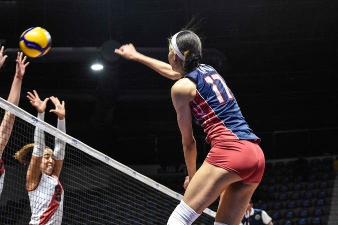Copa Panamericana Sub-23 Femenina: RD vence a Perú 1 Alondra Tapia ataca a Perú