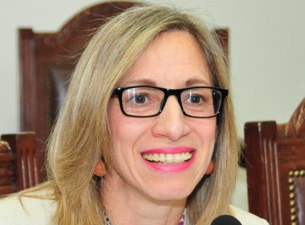 Crean el Centro de Atención de Solicitud de Cupo Escolar para que ningún niño se quede fuera 1 Ancell Schecker viceministra de Asuntos Tecnicos y Pedagogicos 2