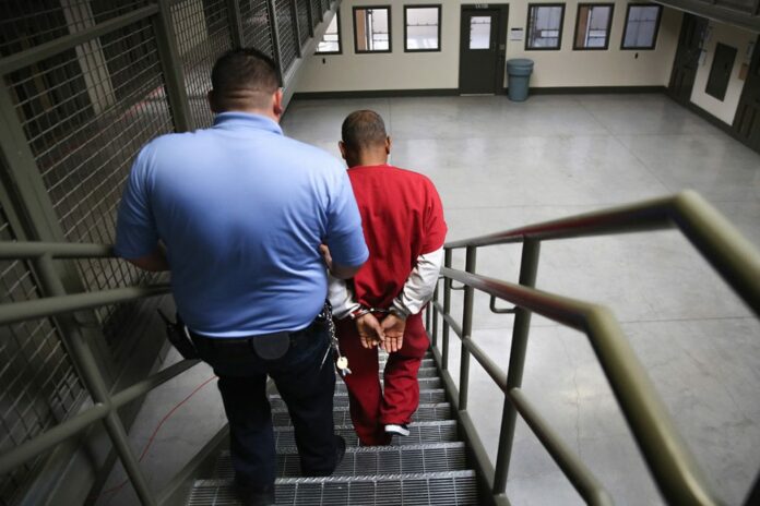 Dictan 37 años de cárcel contra un hombre que mató a una niña en Minneapolis