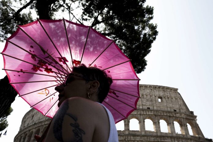 El calor abrasa el sur de EE.UU. y da una tregua a Europa, donde se desatan las tormentas