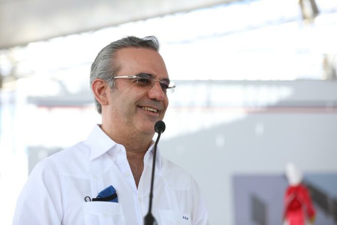 El presidente Luis Abinader cumple hoy 56 años