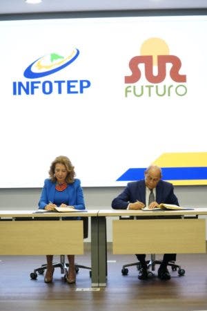 Energía renovable para la región Sur; INFOTEP y Sur Futuro sellan acuerdo 1 PHOTO 2023 07 14 13 19 14 1