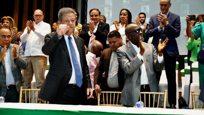 FP escoge a unanimidad a Leonel como precandidato a la Presidencia de la República