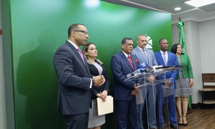 FP establece postura sobre el tema CC y deposita informe disidente ante el Pleno