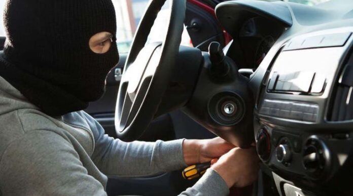 NYPD entrega dispositivos anti robos vehículos en Long Island