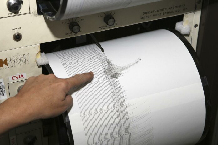 Sismo de magnitud 3.9 sacudió la capital ecuatoriana con pocos y leves daños