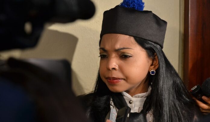 Yeni Berenice cita a comunicadores presuntamente amenazados por Micky López