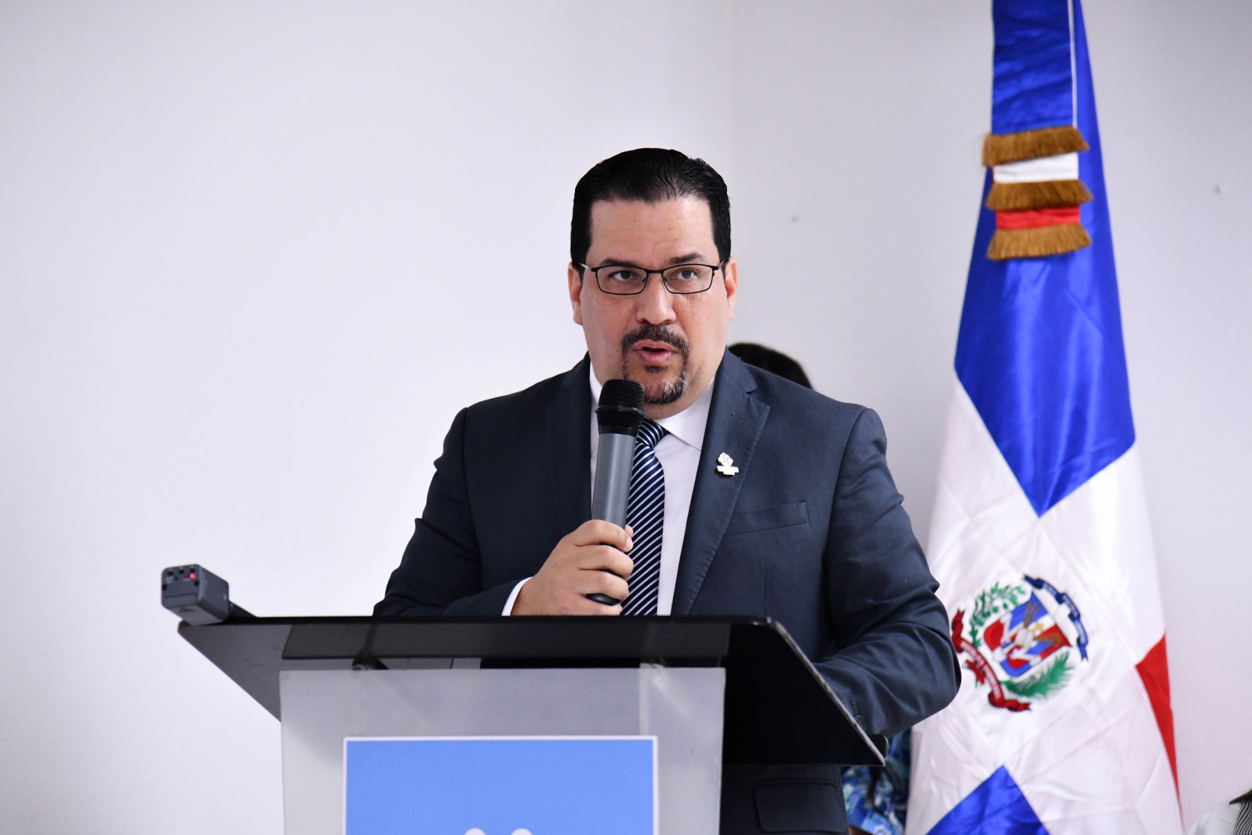 1692037046 544 Autoridades de Salud entregan tomografo al Hospital Traumatologico Juan Bosch