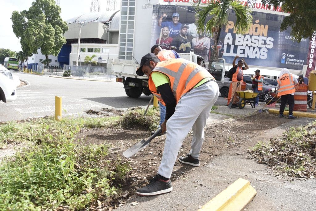 1692293474 457 Inician acondicionamiento del estadio Quisqueya Juan Marichal