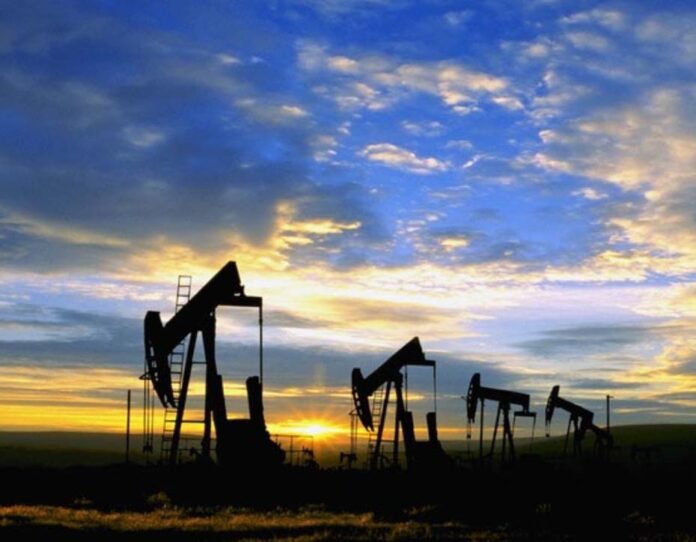 El petróleo de Texas abre con una leve subida de un 0,08 %, hasta 79,89 dólares el barril