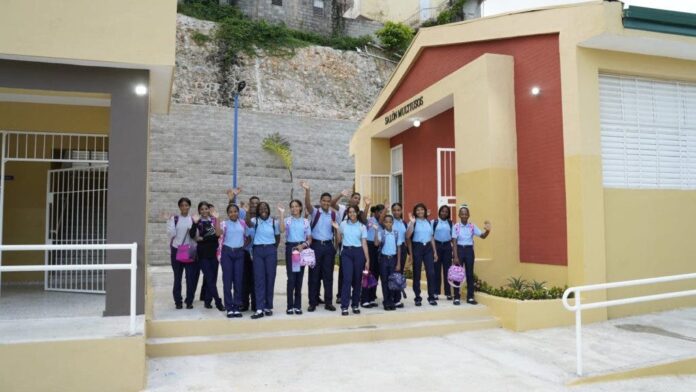 EN VIVO | Abinader encabeza acto inaugural del año escolar 2023-2024