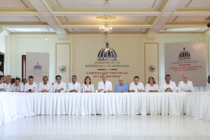 Gobierno insta población buscar respuestas en el COE; dice circulan informaciones incorrectas y tremendistas