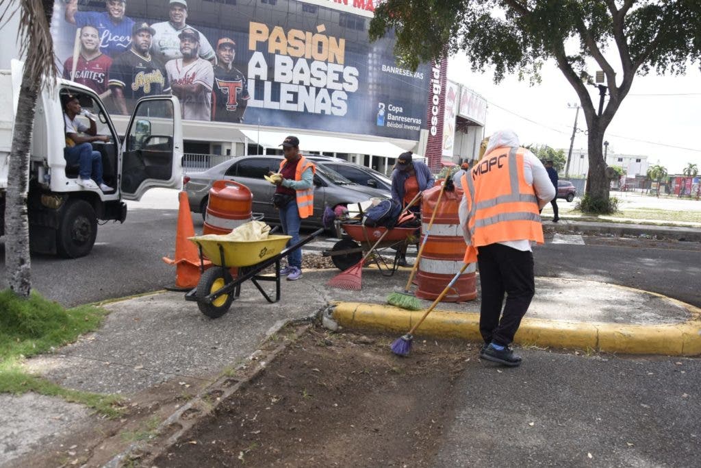 Inician acondicionamiento del estadio Quisqueya Juan Marichal