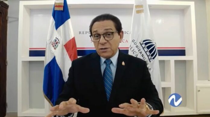 Ministro de Salud dice gracias a reportajes de N Investiga médicos están más activos con su recertificación